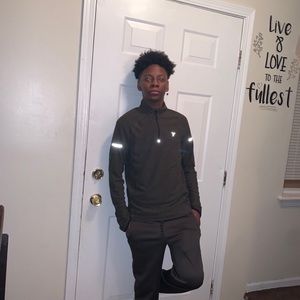 Meet your Posher, Joshua